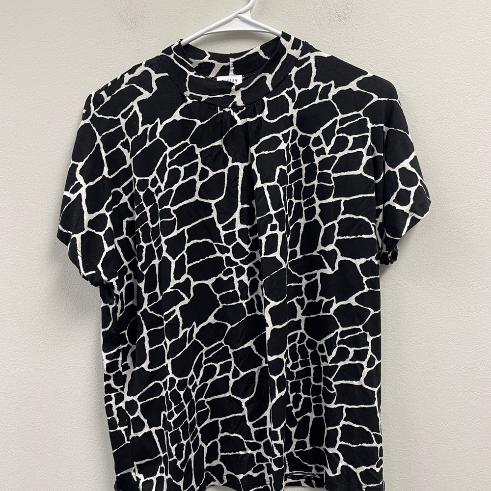Peyton Jensen Black and White Patterned Shirt Size XS